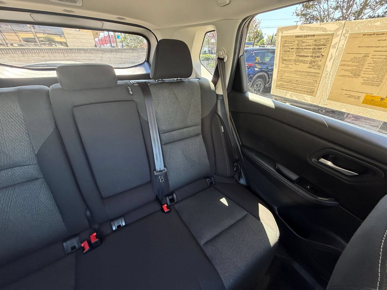 Used 2025 Nissan Rogue SV FWD image 39