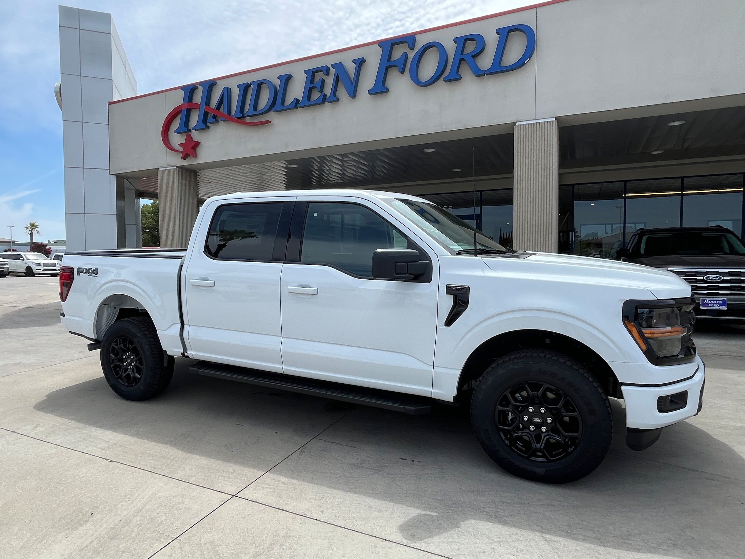 New 2026 Ford F150 XLT w/ FX4 Off-Road Package