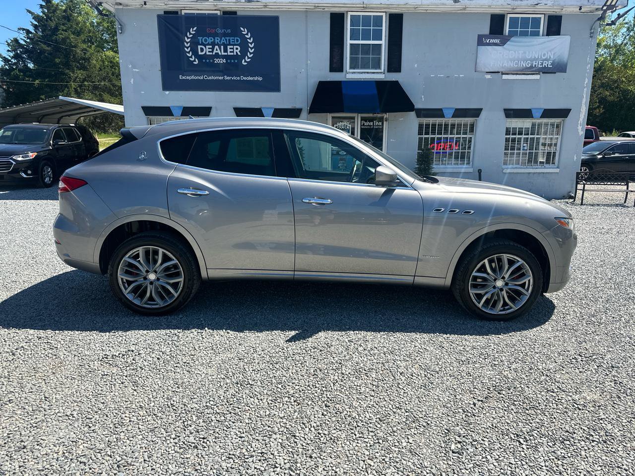 Used 2018 Maserati Levante GranLusso AWD/4WD image 5