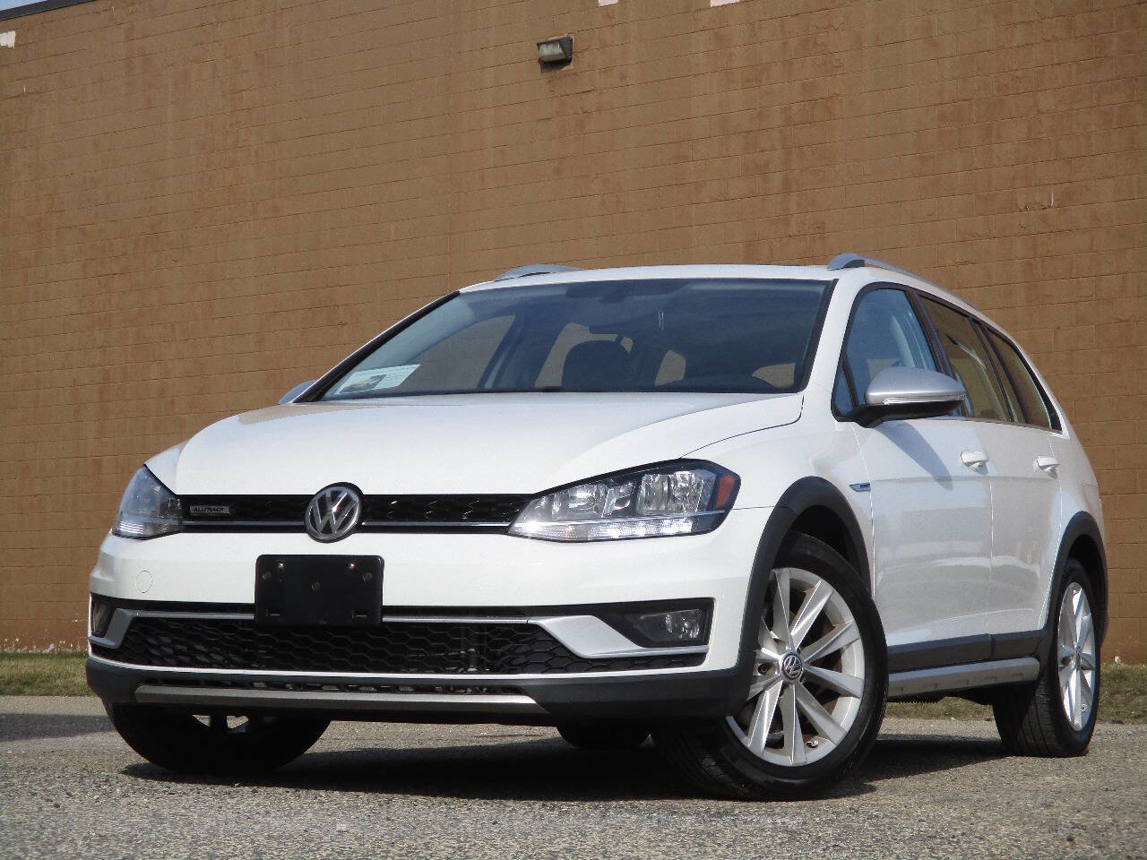 Used 2018 Volkswagen Golf Alltrack SE