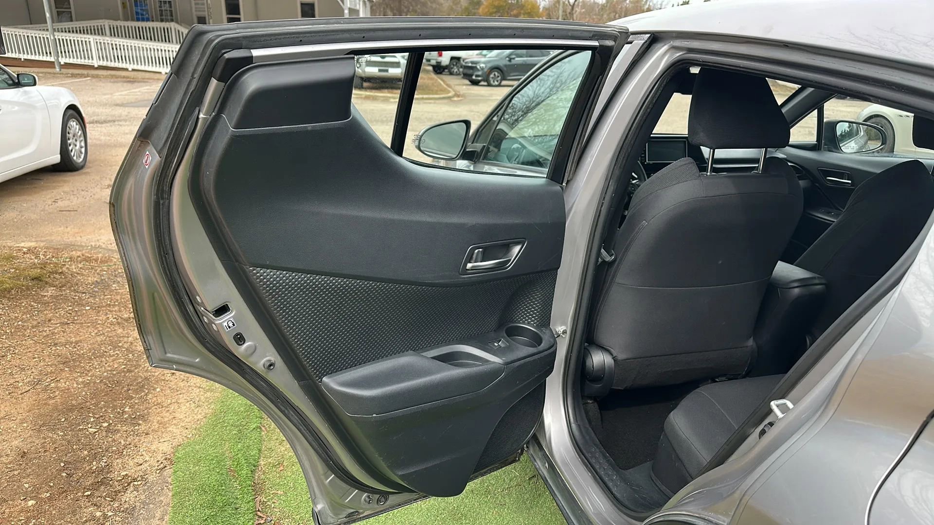 Used 2018 Toyota C-HR image 17