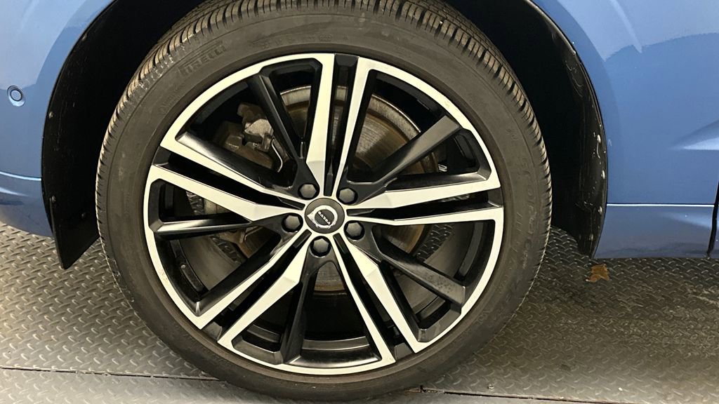 Used 2018 Volvo XC60 T6 R-Design w/ Convenience Package AWD/4WD image 20