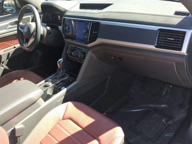 Certified 2022 Volkswagen Atlas Cross Sport SEL Premium R-Line AWD/4WD image 13