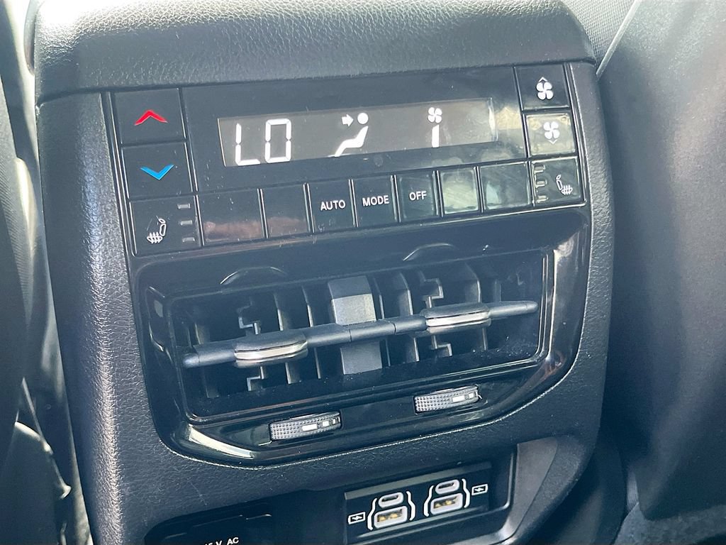 Used 2022 Jeep Grand Cherokee L Limited RWD image 25