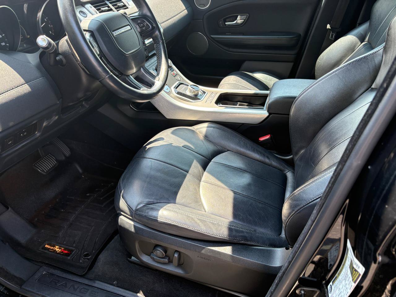 Used 2016 Land Rover Range Rover Evoque SE AWD/4WD image 9