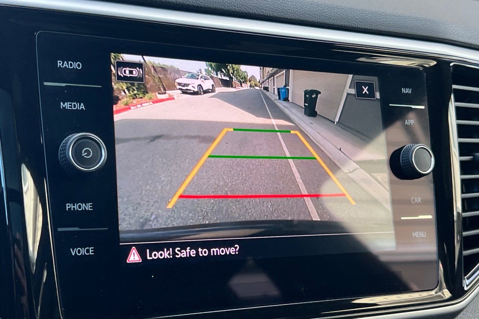 Used 2023 Volkswagen Atlas Cross Sport SEL image 19