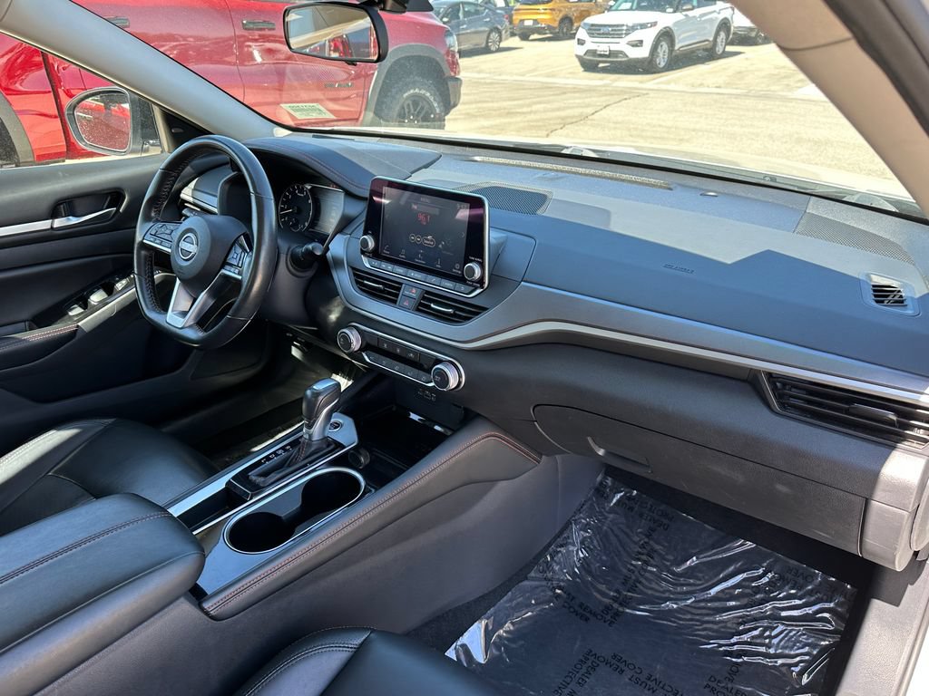 Used 2024 Nissan Altima 2.5 SR FWD image 16