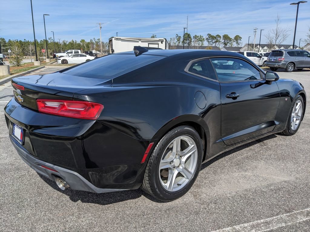Used 2018 Chevrolet Camaro LT image 15