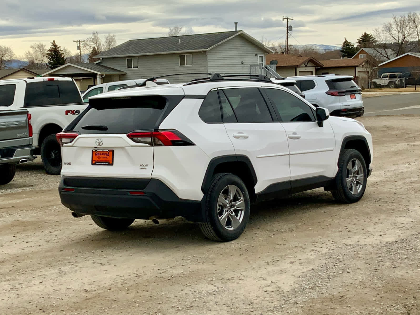 Used 2025 Toyota RAV4 XLE w/ Convenience Package image 5