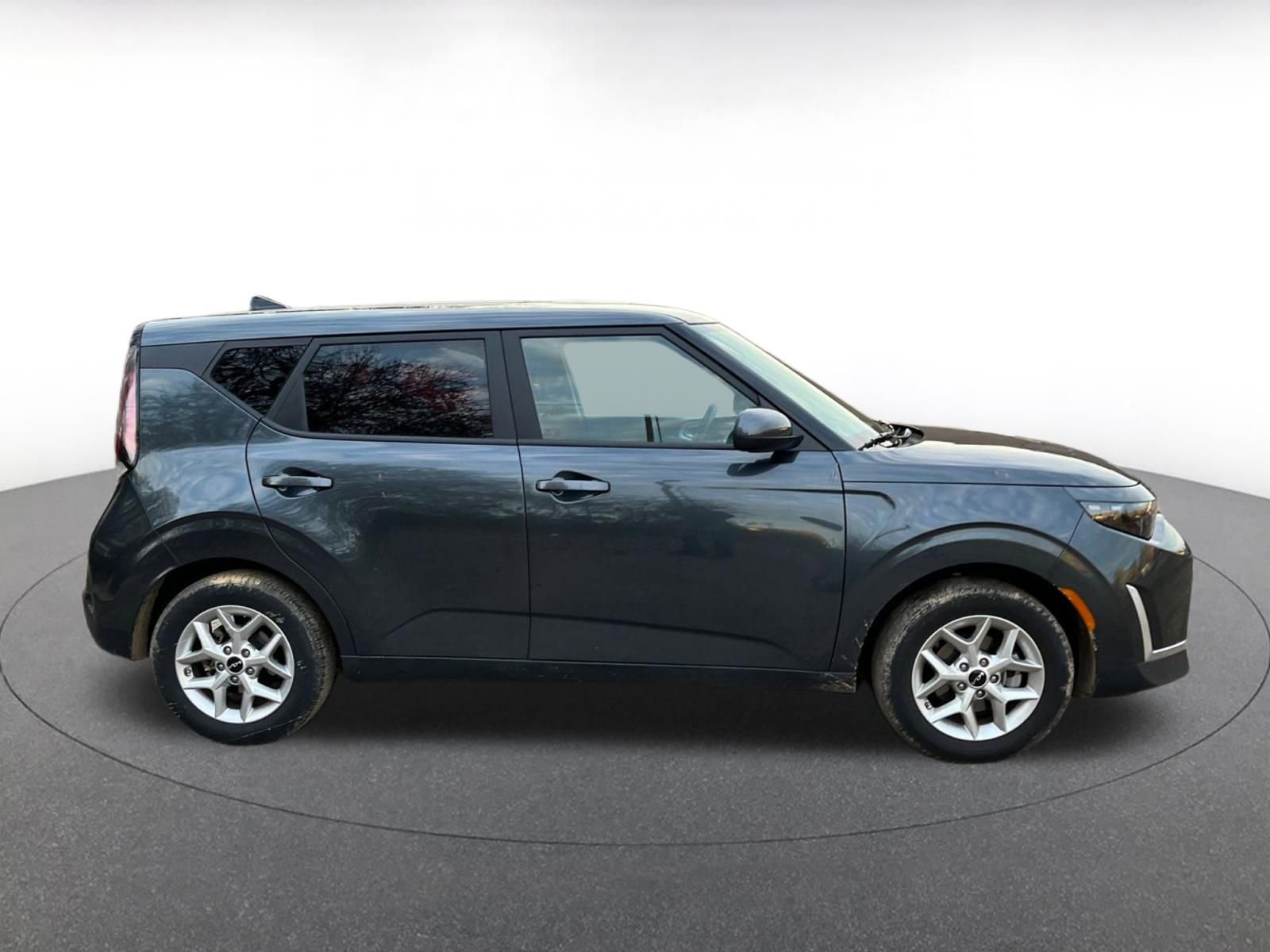 Used 2025 Kia Soul LX w/ LX Technology Package image 16