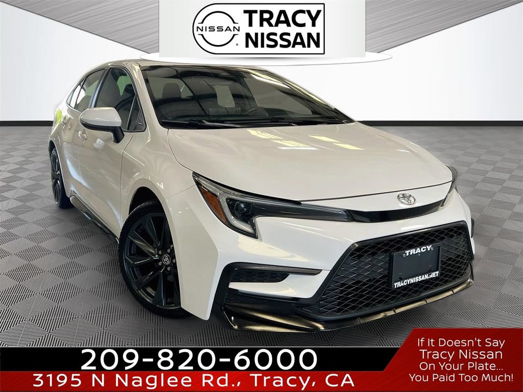 Used 2024 Toyota Corolla SE w/ SE Convenience Package FWD image 1