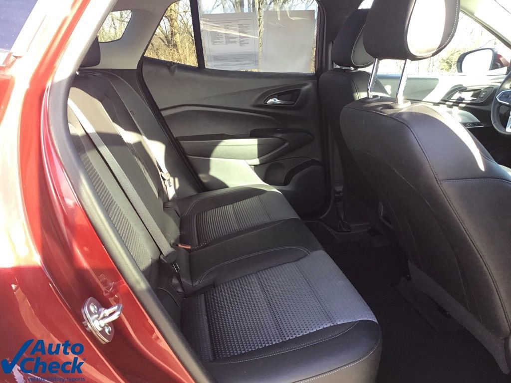 Used 2025 Chevrolet Trax LT w/ LT Convenience Package image 13