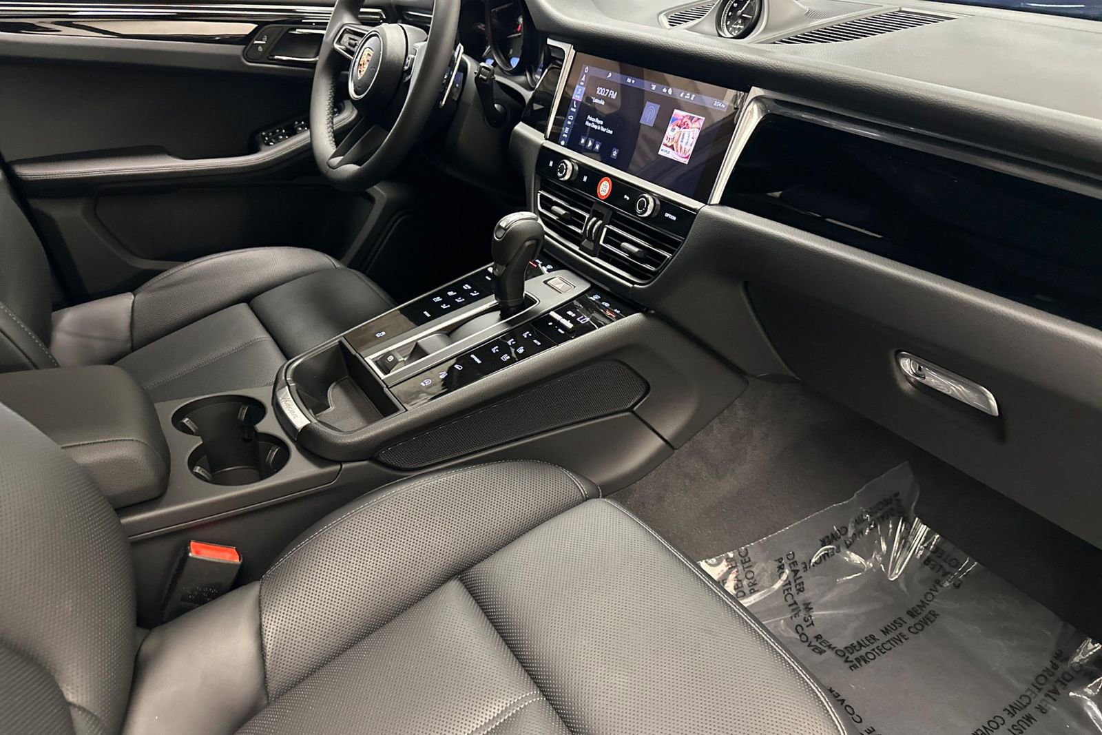 New 2025 Porsche Macan image 17