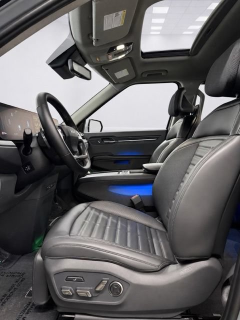 Used 2024 Kia EV9 Land AWD/4WD image 18