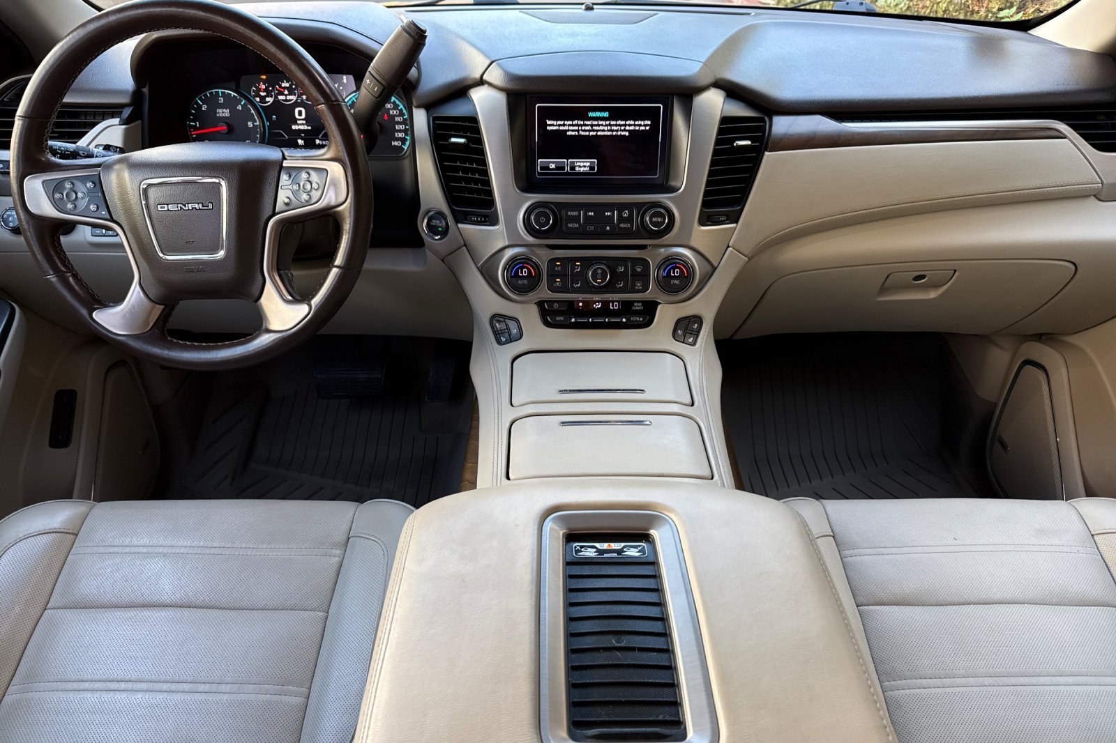Used 2019 GMC Yukon Denali w/ Denali Ultimate Package AWD/4WD image 17