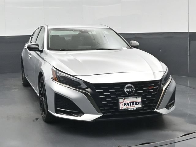 Used 2023 Nissan Altima 2.5 SR FWD image 32