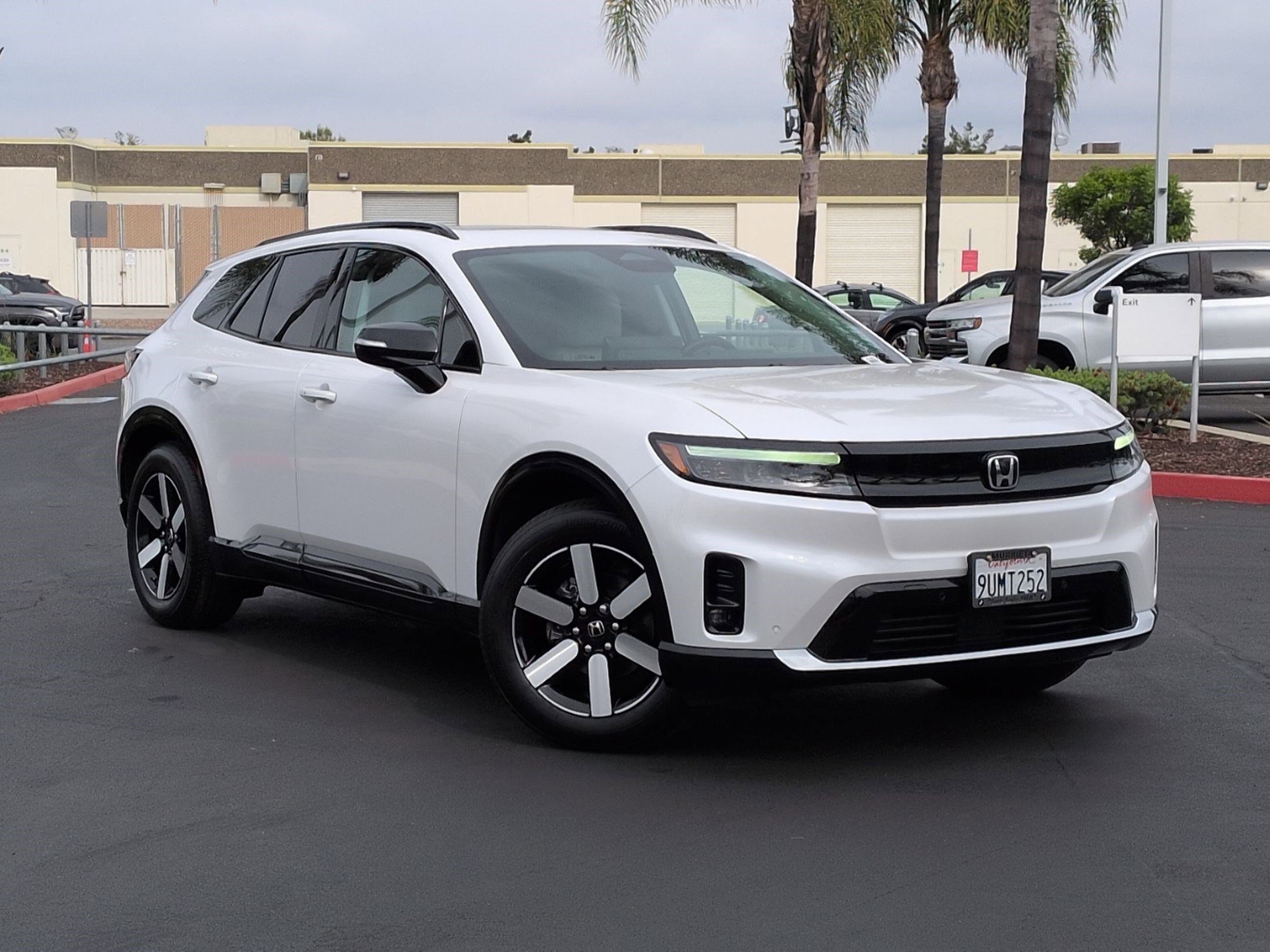 Used 2025 Honda Prologue Touring image 2