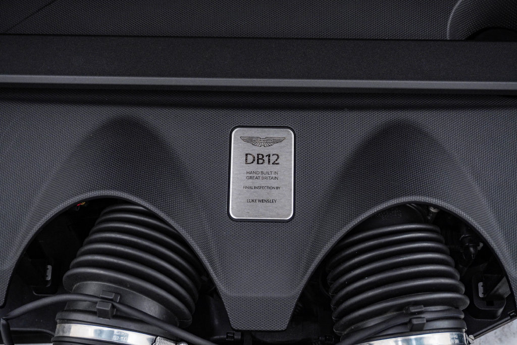 Used 2025 Aston Martin DB12 Coupe RWD image 35