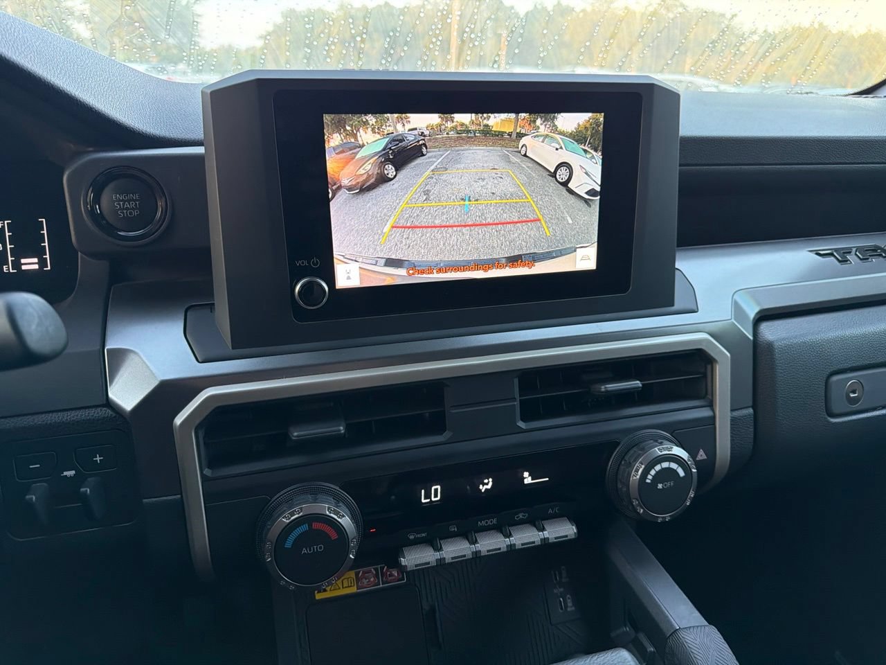Used 2024 Toyota Tacoma SR5 w/ SR5 Upgrade Package AWD/4WD image 9