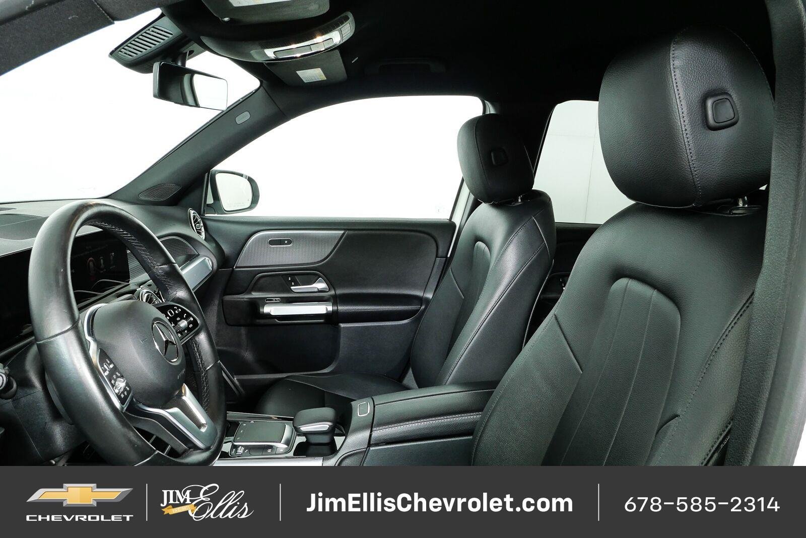 Used 2022 Mercedes-Benz GLB 250 w/ Premium Package Lite image 5