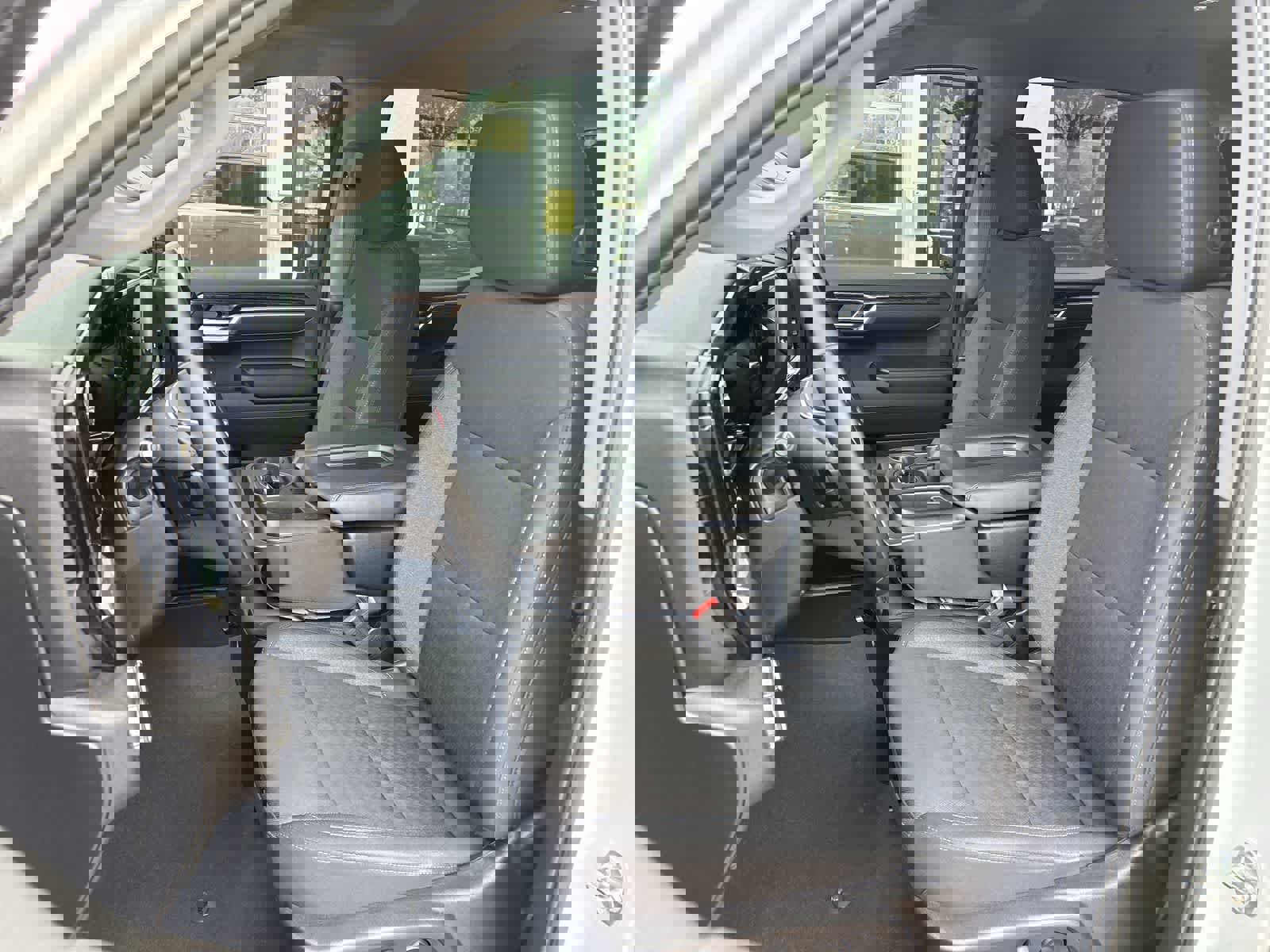 Used 2025 GMC Sierra 1500 Elevation image 18