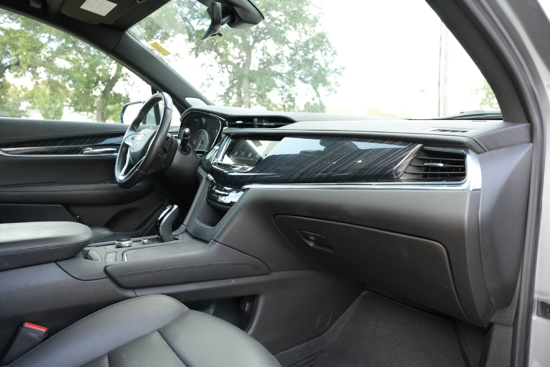 Certified 2024 Cadillac XT6 Premium Luxury w/ Technology Package AWD/4WD image 24