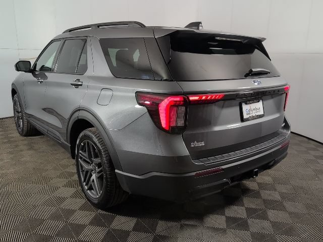New 2026 Ford Explorer ST-Line w/ ST-Line Street Pack AWD/4WD image 4