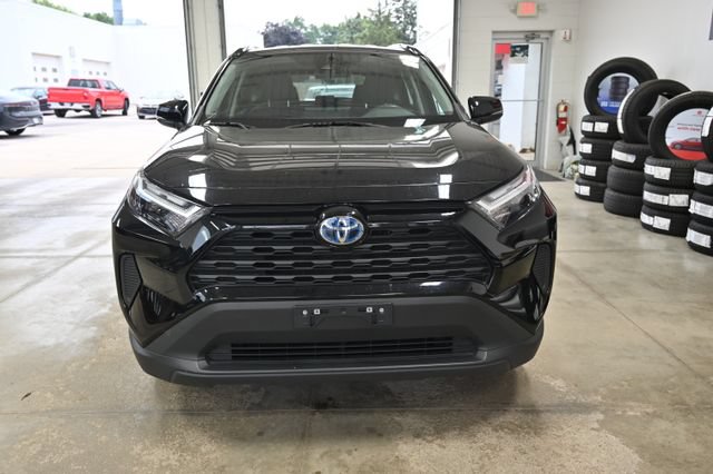 Used 2024 Toyota RAV4 XLE AWD/4WD image 2