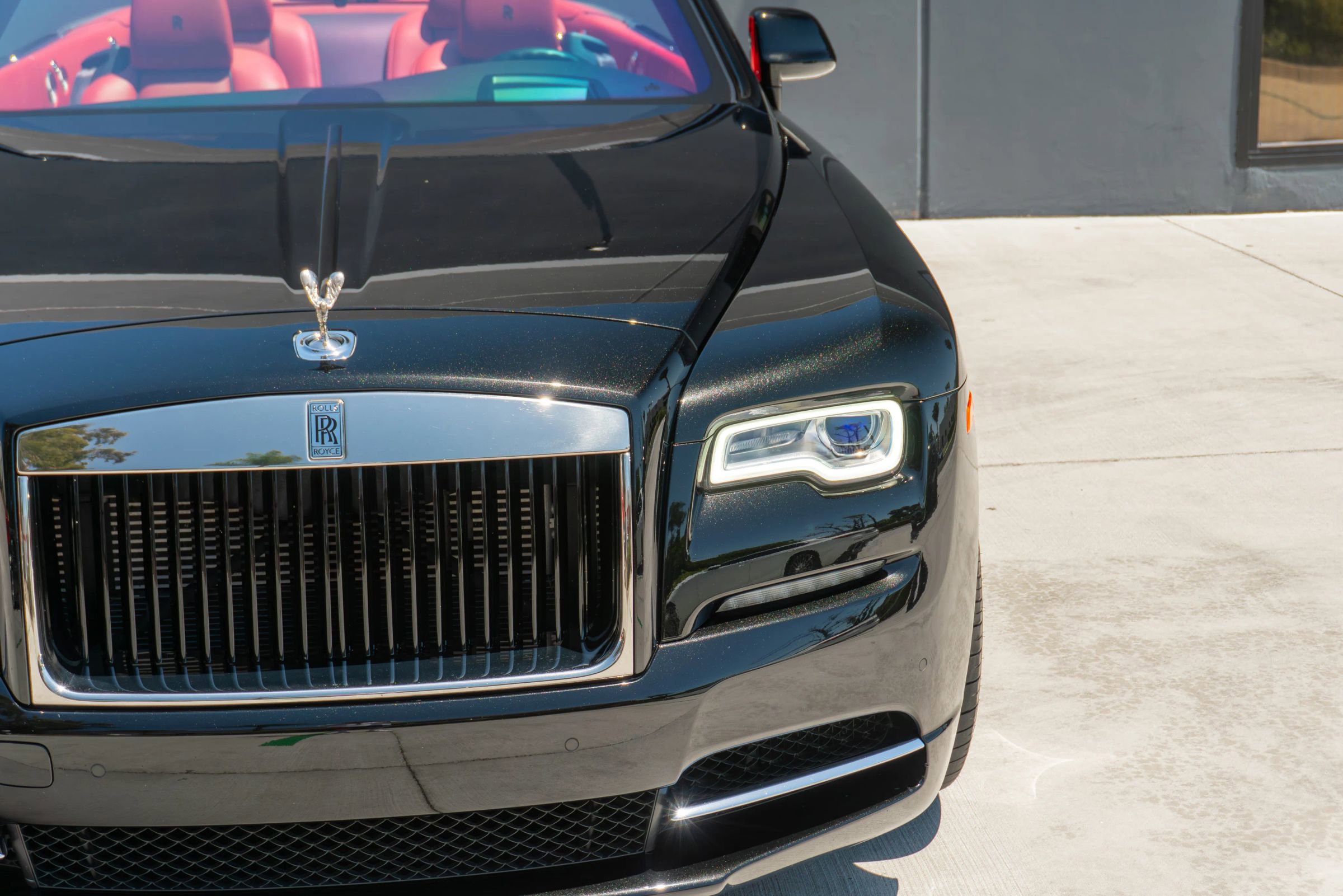 Used 2019 Rolls-Royce Dawn RWD image 31