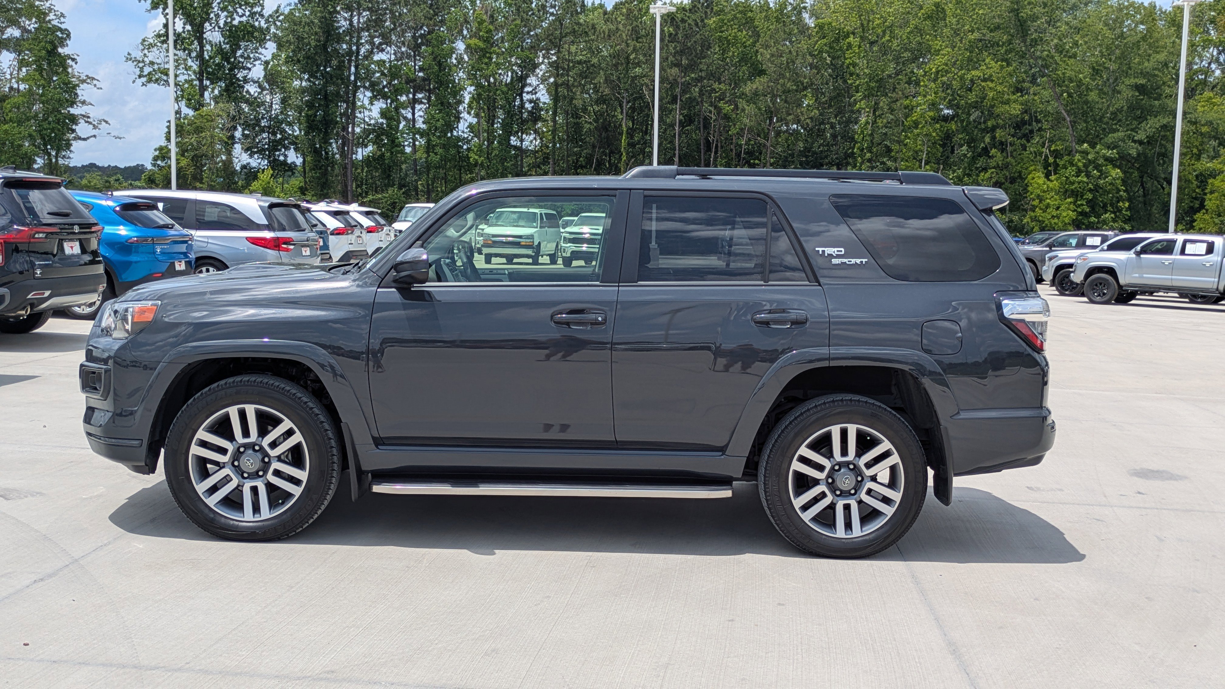 Used 2024 Toyota 4Runner TRD Sport AWD/4WD image 2