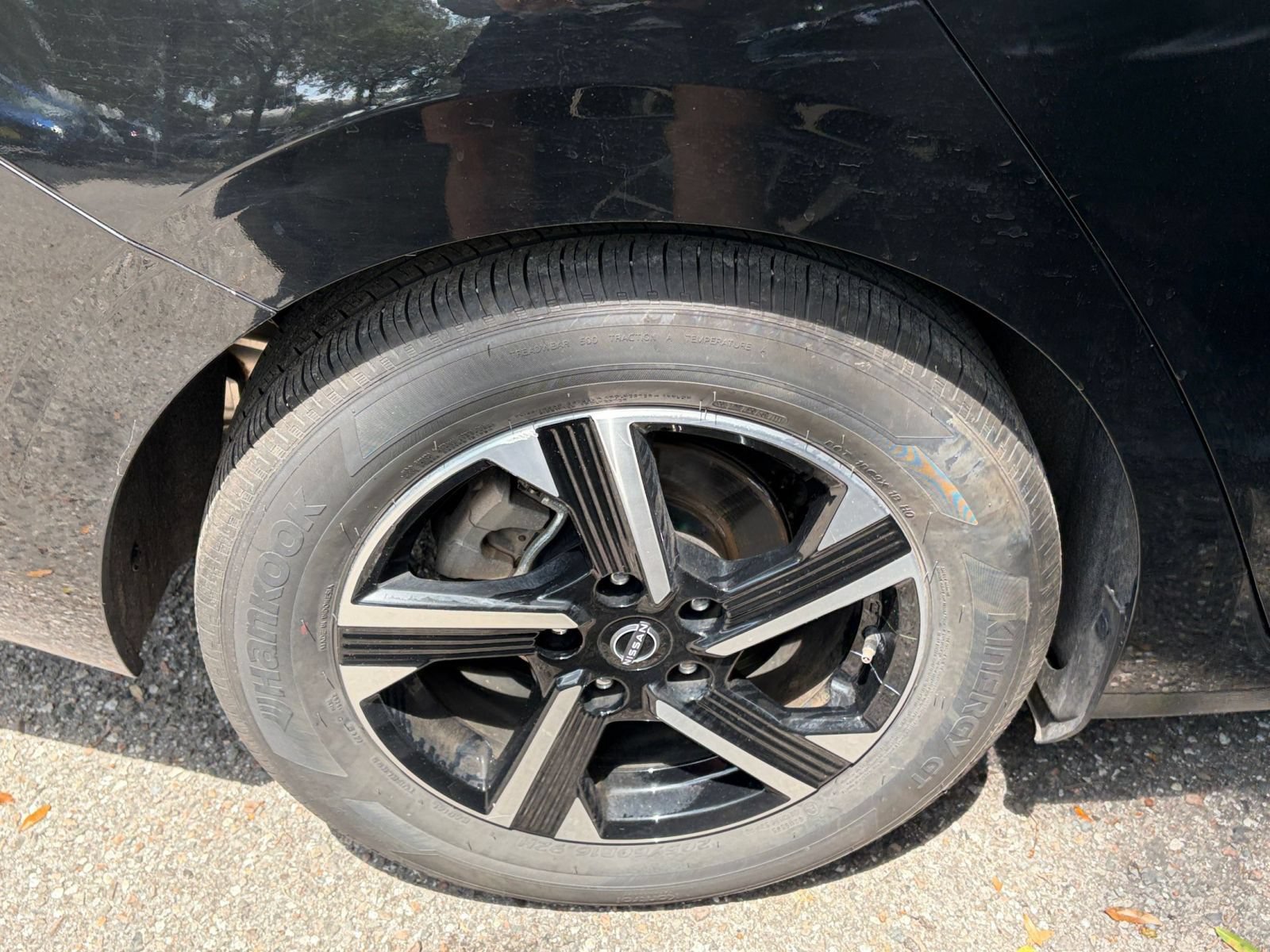Used 2025 Nissan Sentra SV FWD image 29