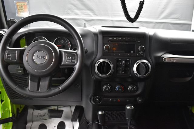 Used 2012 Jeep Wrangler Unlimited Sahara AWD/4WD image 8