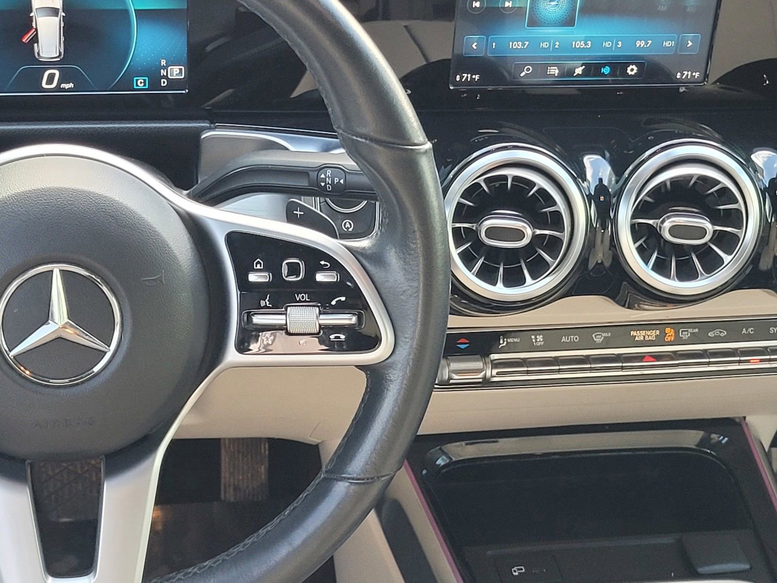 Used 2021 Mercedes-Benz GLB 250 4MATIC image 14