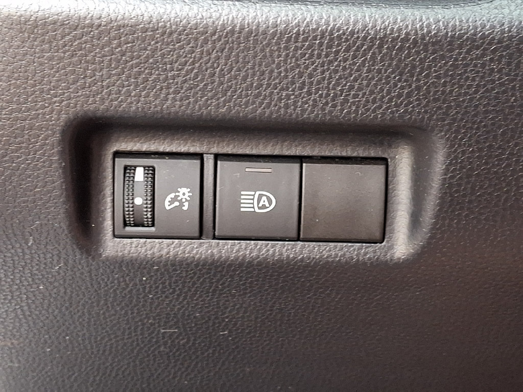 Certified 2025 Toyota RAV4 XLE AWD/4WD image 28