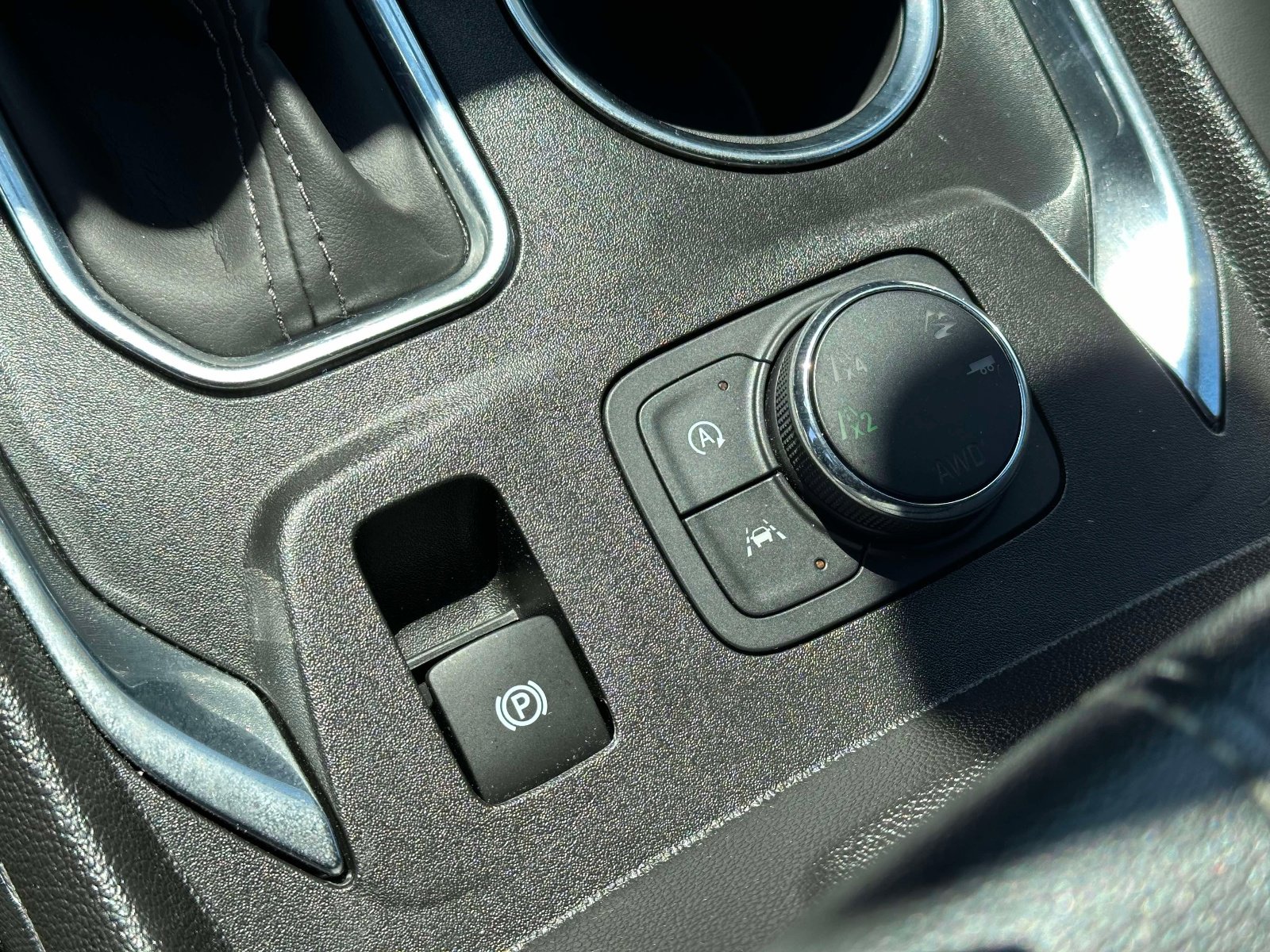 Used 2023 Chevrolet Traverse LT image 32