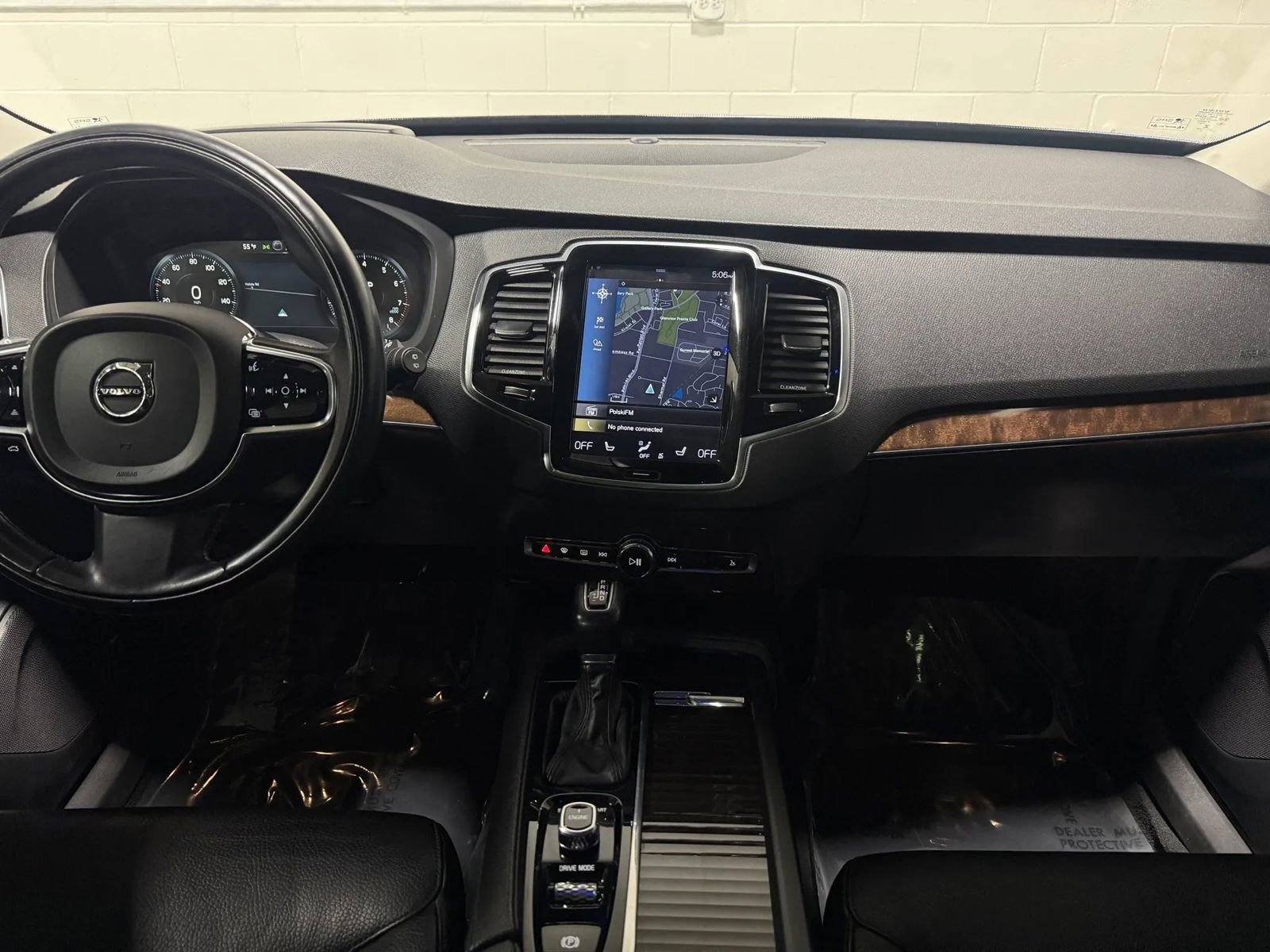 Used 2016 Volvo XC90 T6 Momentum w/ Momentum Plus Package AWD/4WD image 20