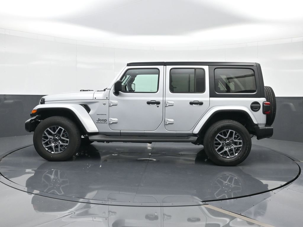 Used 2024 Jeep Wrangler Sahara image 5