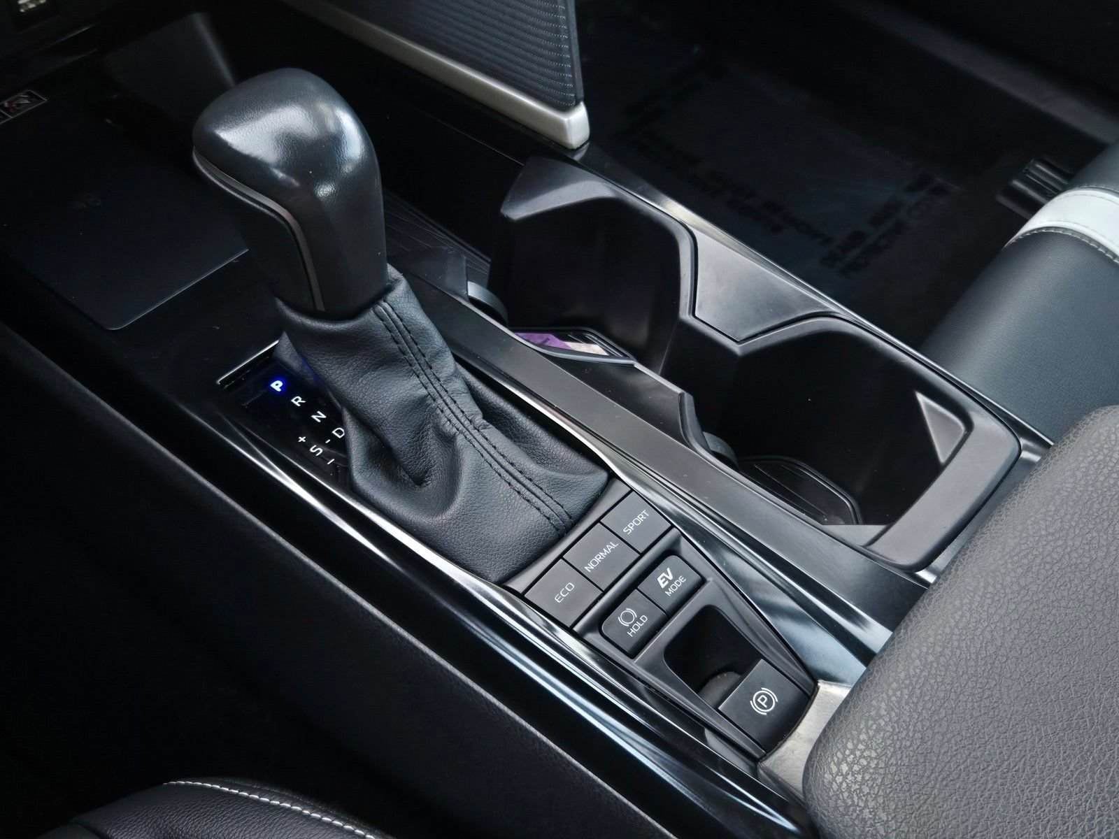 Certified 2025 Toyota Camry SE FWD image 17