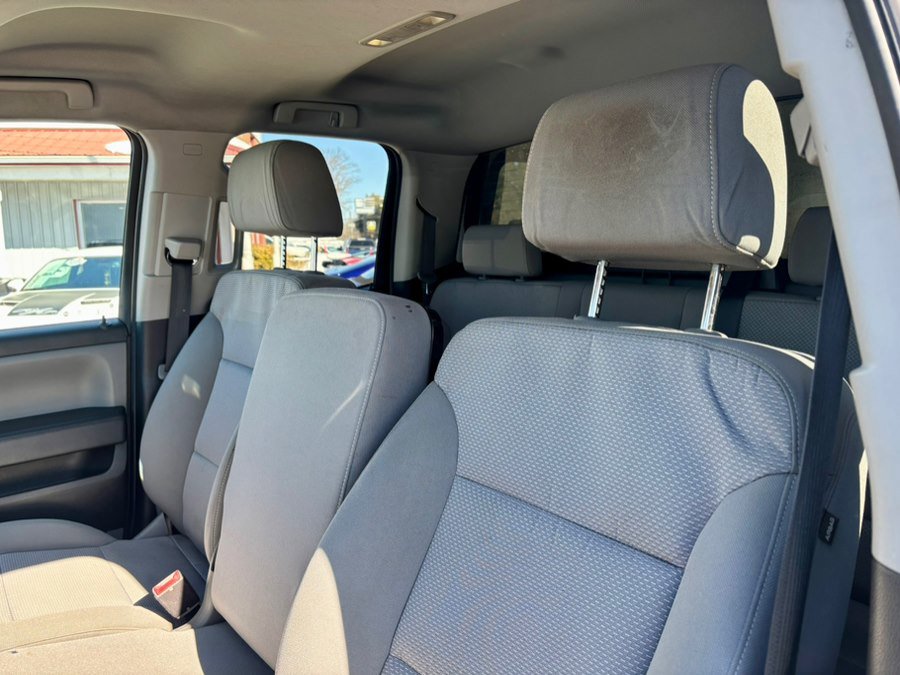 Used 2018 Chevrolet Silverado 1500 Custom w/ Custom Value Package image 15