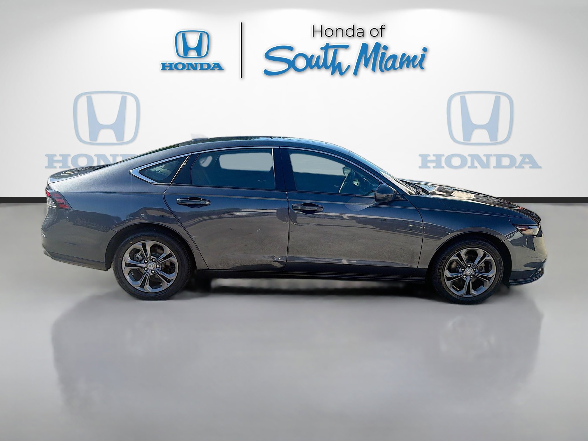 Used 2023 Honda Accord EX image 8