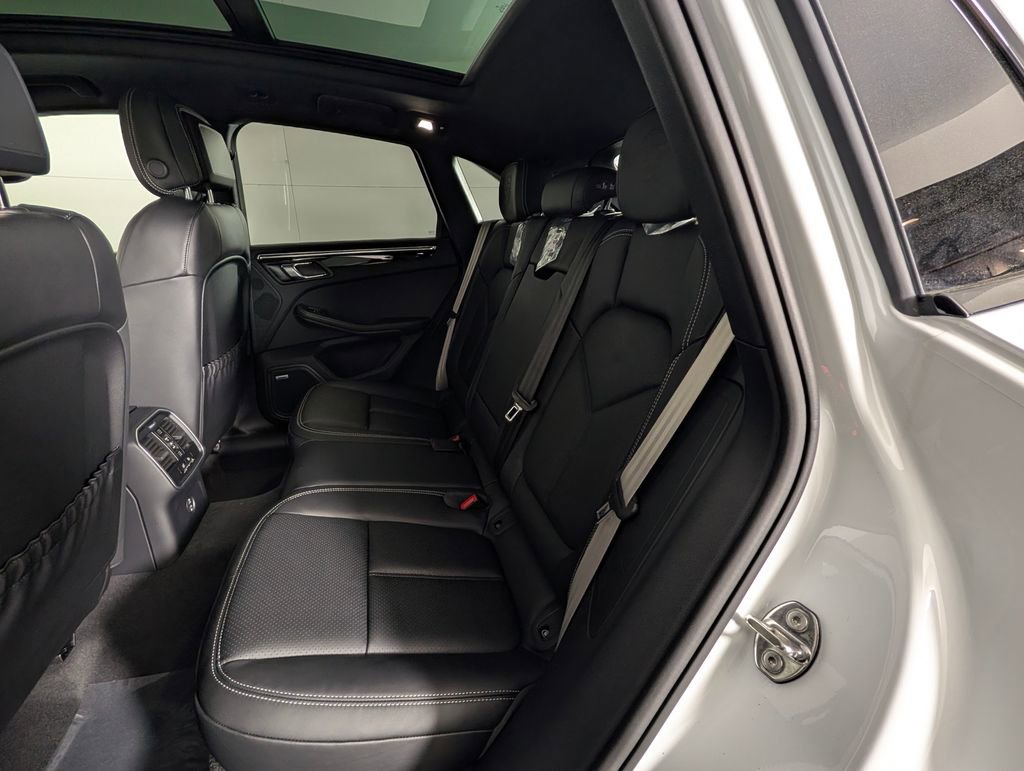 New 2026 Porsche Macan Turbo image 24