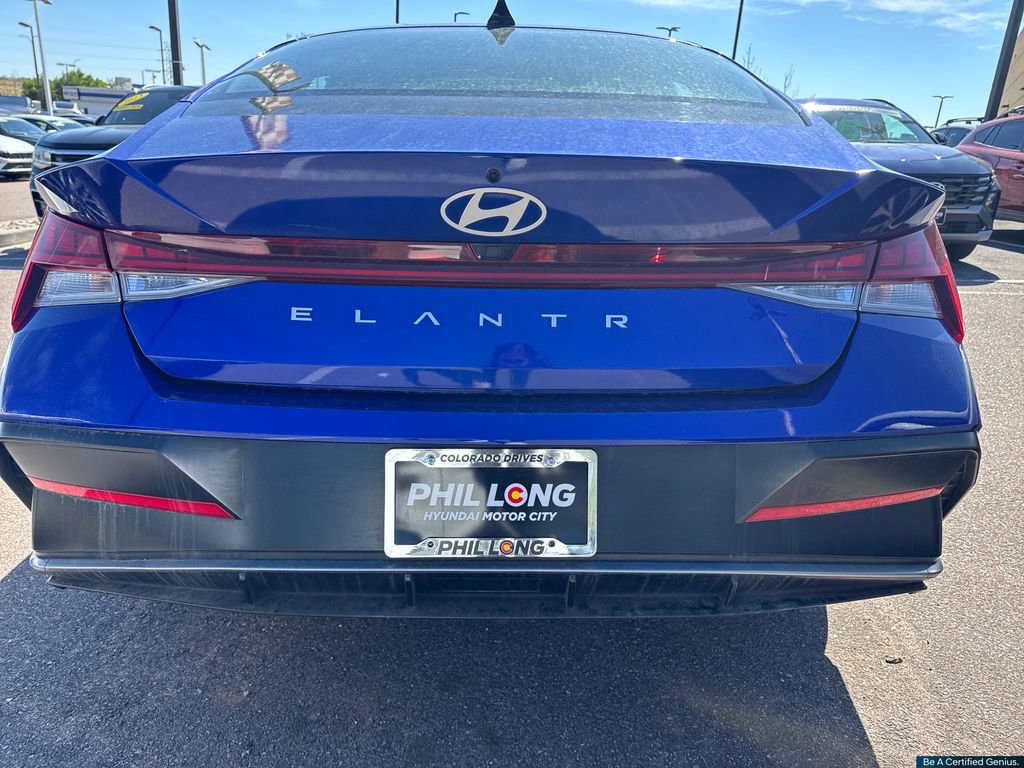 Certified 2025 Hyundai Elantra SEL FWD image 9