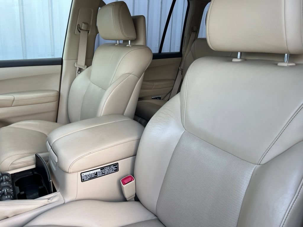 Used 2014 Lexus LX 570 4WD w/ Luxury Package image 25