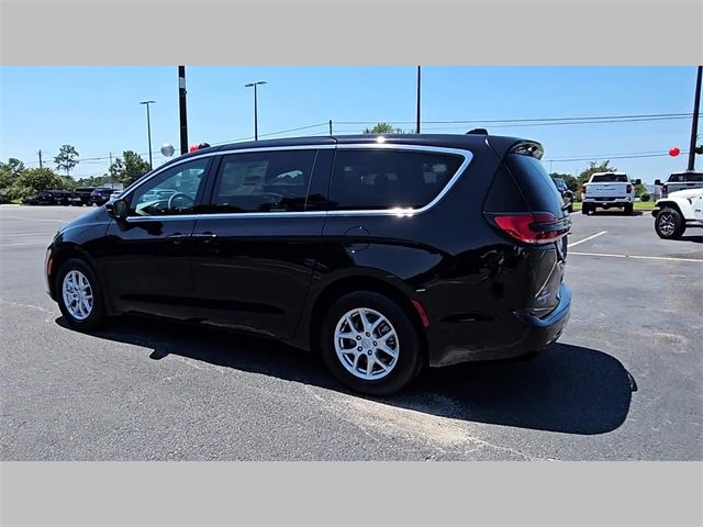 New 2026 Chrysler Pacifica Select image 25
