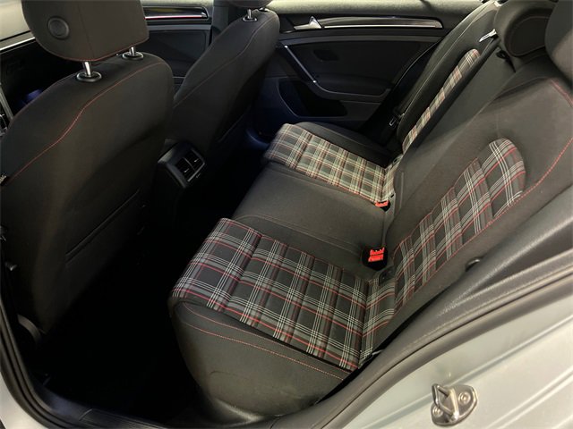 Used 2017 Volkswagen Golf S image 16