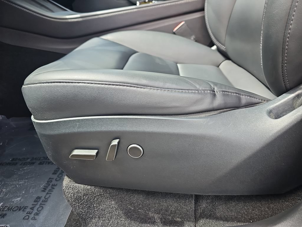 Used 2024 Tesla Model Y Long Range AWD/4WD image 28