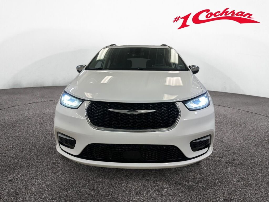 Used 2023 Chrysler Pacifica Limited image 34