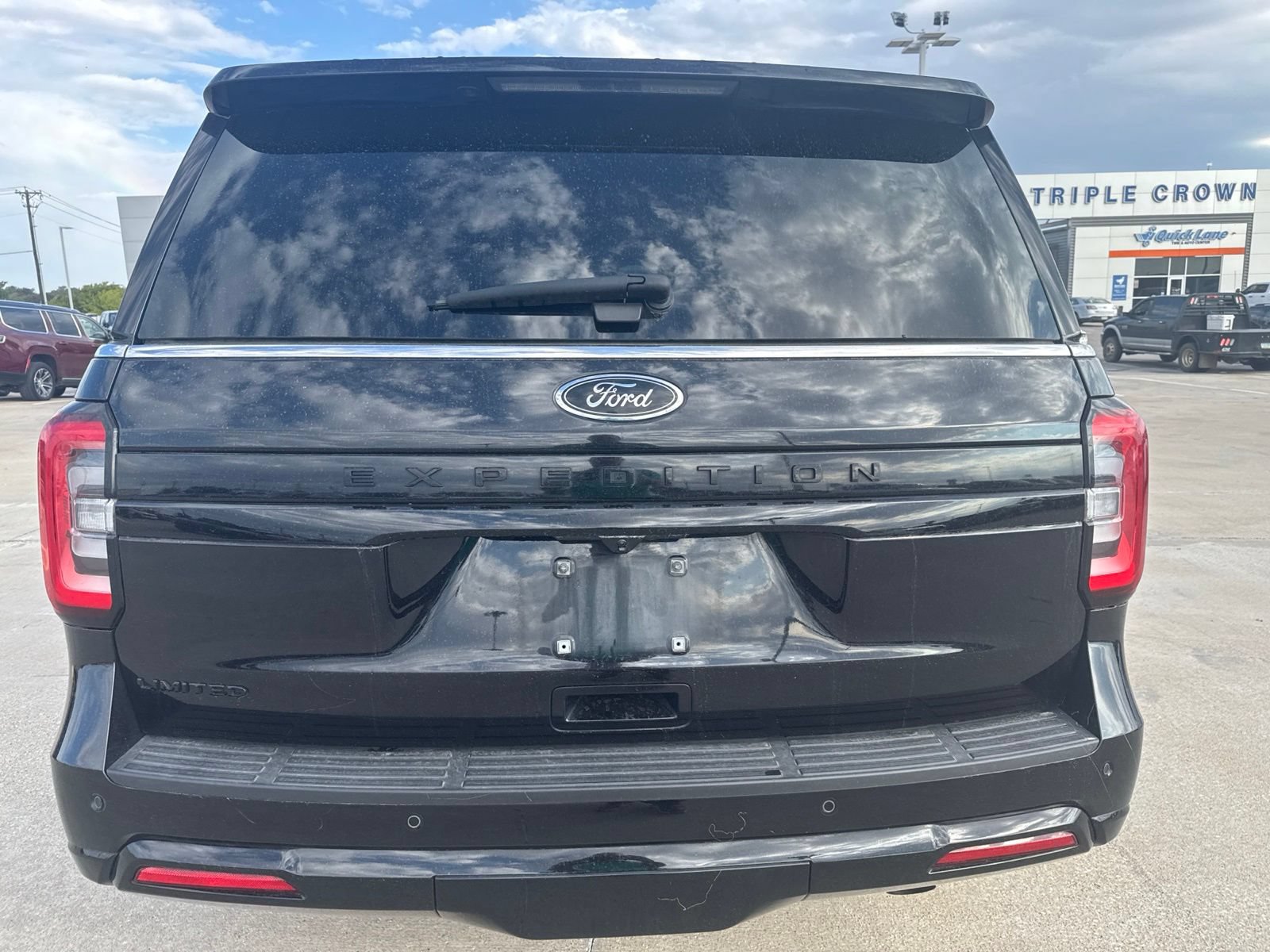 Used 2024 Ford Expedition Limited RWD image 4