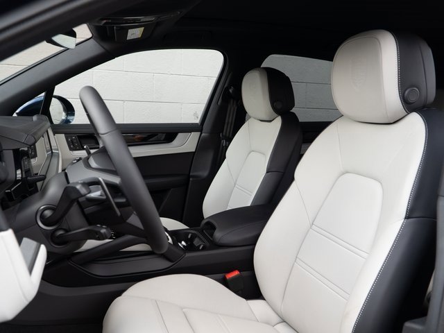 New 2026 Porsche Cayenne S image 5