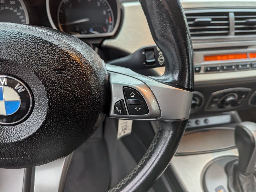 Used 2004 BMW Z4 3.0i RWD image 18
